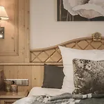 Post 4* كالتنباش