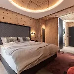 Post 4*