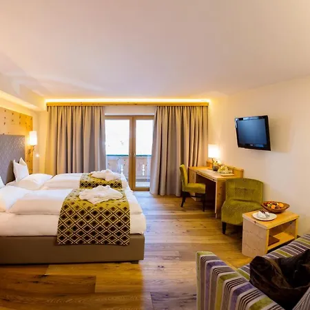 Hotel Post 4*