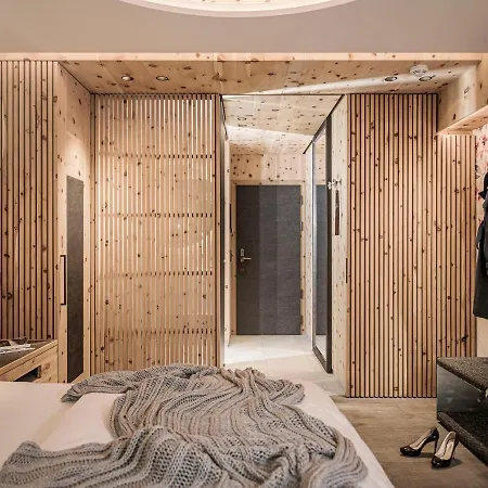 Post Hotel 4*